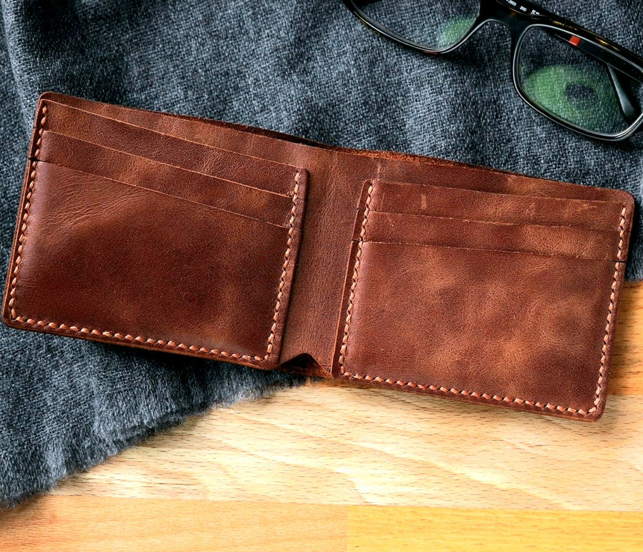 Thebes Classic Bifold Leather Wallet