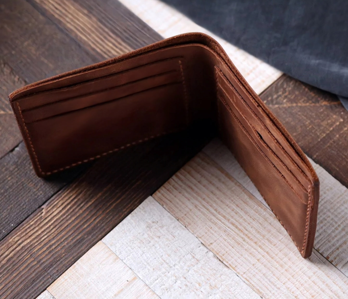 Thebes Classic Bifold Leather Wallet